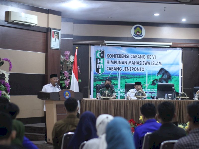 Bupati Jeneponto Iksan Iskandar membuka konfercab HMI Jeneponto. (Ist)