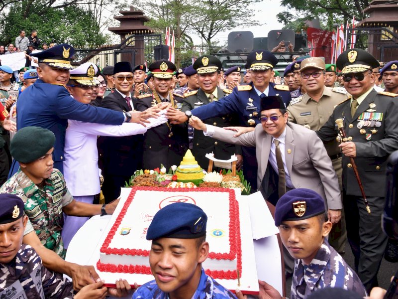 Moment HUT Bhayangkara ke-78 di Mapolda Sulsel