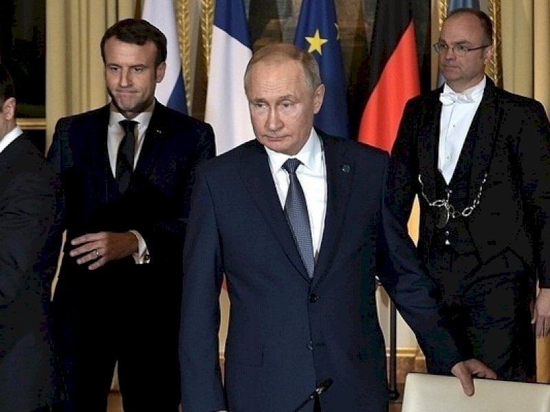 Presiden Rusia Vladimir Putin bersama presiden Prancis serta Presiden Ukraina. (Int)