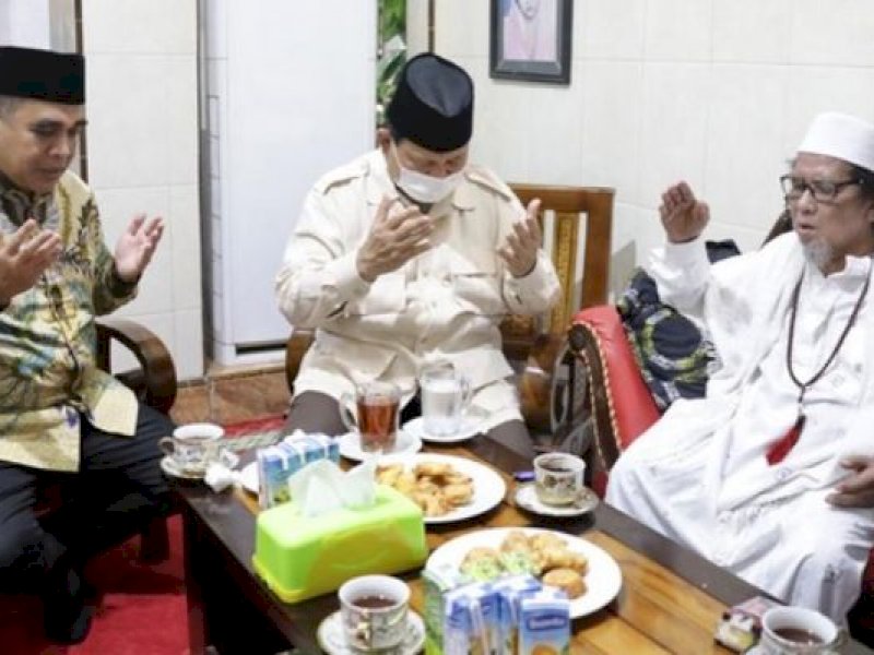 Ketua Umum Partai Gerindra, Prabowo Subianto saat kunjungi Kiai berpengaruh di Jatim. (Net)