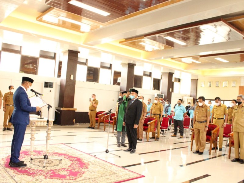 Bupati Takalar Syamsari Kitta lantik Dirut Perusda Arianto. (Ist)