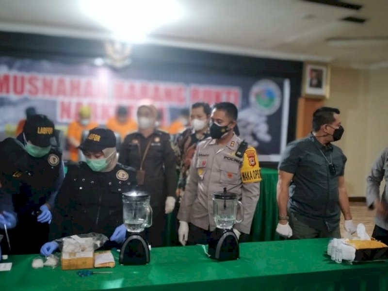Proses Pemusnahan Narkotika Jenis Sabu di Mapolrestabes Makassar. (Ist)