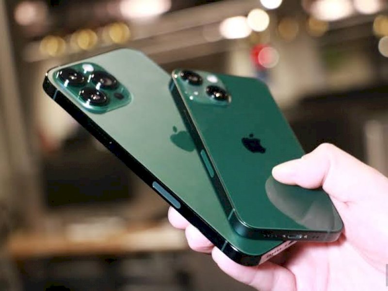 Penampakan iPhone 13 warna hijau bakal hadir di Indonesia. (Int)
