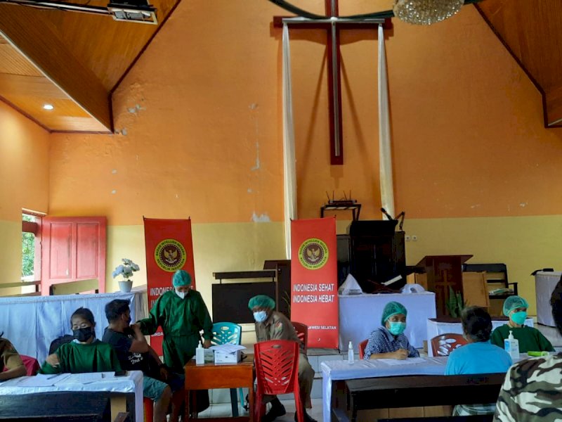 Vaksinasi dilakukan selama dua hari di Torut.