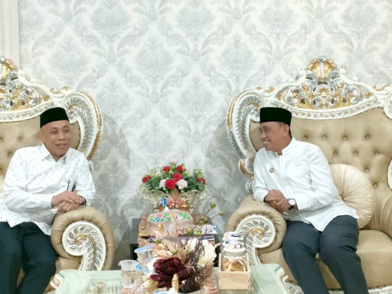 Bupati Wajo, Amran Mahmud, menerima kunjungan silaturahmi Kepala Kantor (Kakan) Kementerian Agama (Kemenag) Kabupaten Wajo, Muhammad Yunus.