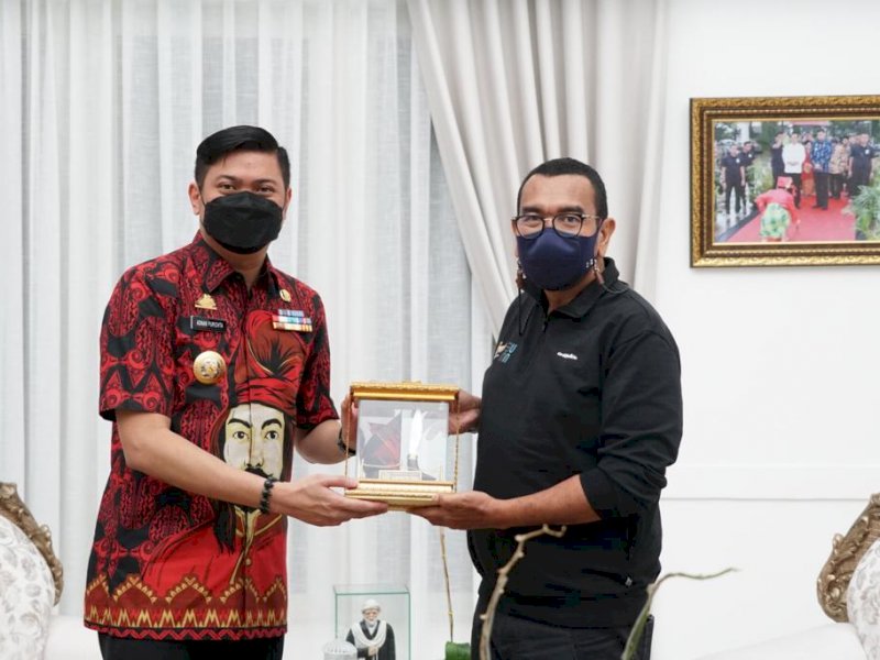Bupati Gowa Adnan Purichta Ichsan menerima kunjungan Staf Khusus Kementerian BUMN Arya Sinulingga. (Ist)