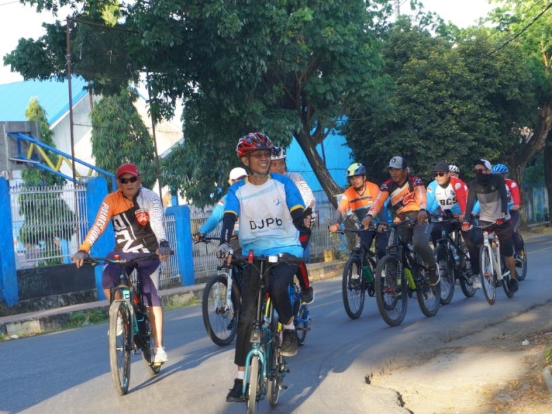 Kepala KPPN Watampone, Rintok Juhirman gowes bareng. (Ist)