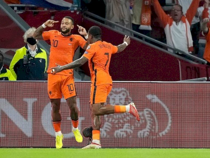 Pemain Belanda merayakan gol usai membobol gawang Turki.