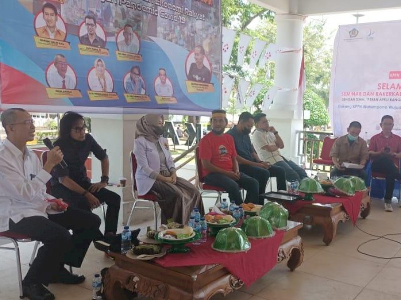 Kepala KPPN Watampone, Rintok Juhirman menghadiri Seminar dan Rakerkab 1 Tahun APKLI Bone 2022. (Ist)