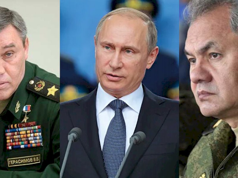 Kepala Staf Valery Gerasimov, Presiden Rusia Vladimir Putin, Menteri Pertahanan Jenderal Sergei Shoigu. (Int)