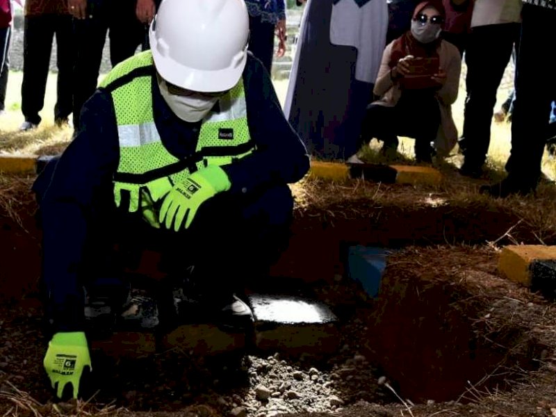 Peletakan batu pertama, tanda dimulainya pembangunan perpustakaan daerah di Bone.