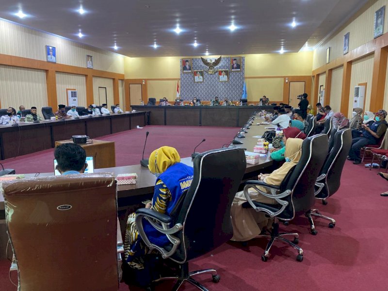 Giat sosialisasi pentingnya vaksinasi Covid-19 di Bantaeng.
