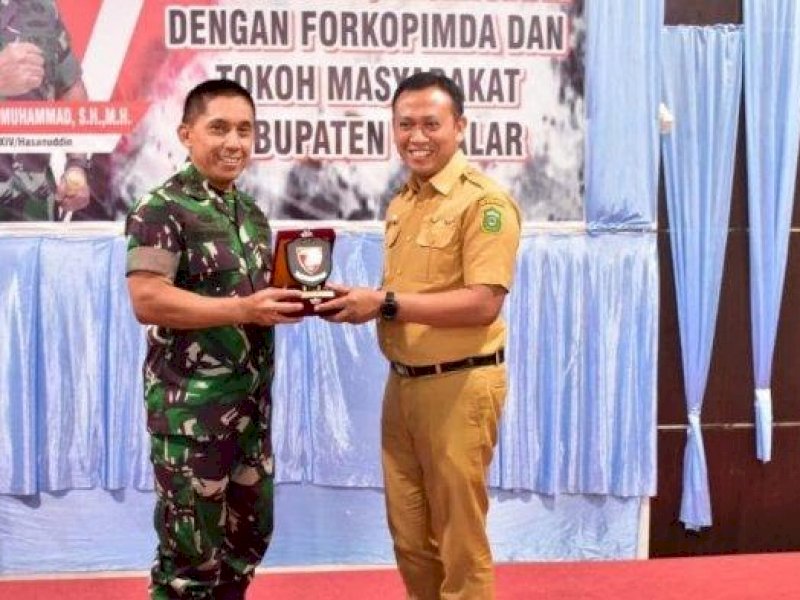 Bupati Takalar-Pangdam XIV Hasanuddin  Pantau Penyaluran BLT Minyak Goreng