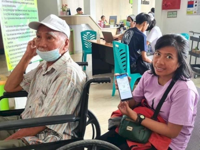 Luther Sirenden, dan anaknya saat melakukan kontrol di RS