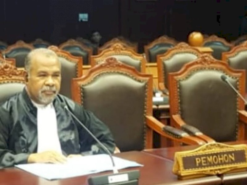 Kuasa Hukum pasangan Deki Kayame-Yunus Pakopa, Habel Rumbiak.