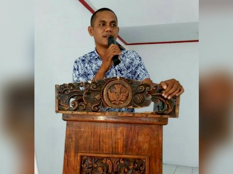 Anggota Gamki Malra, Triko Notanubun. 