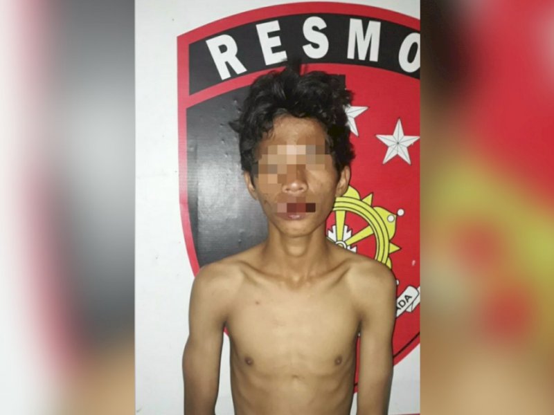 Penggasak HP di Makassar saat diringkus. 