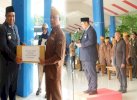 Hari Pahlawan 2023, Bupati Maros Serahkan Bantuan Sembako kepada  Veteran 