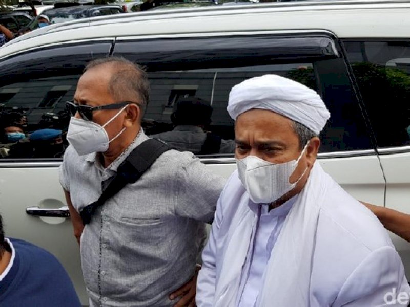 Rizieq Shihab tiba di Polda Metro Jaya, Sabtu (12/12/2020).