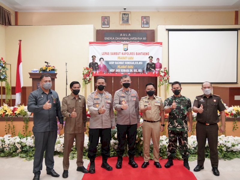 Ilham Azikin hadiri lepas sambut Kapolres Bantaeng. (Ist)