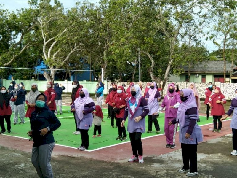 Persit Kartika Chandra Kirana Kodim 1426/Takalar olahraga senam bersama. (Ist)