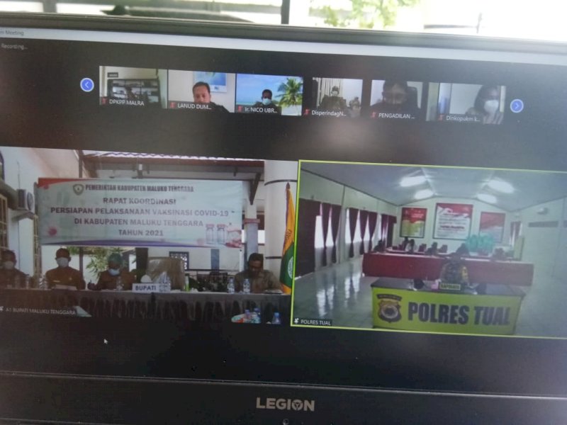 Rapat koordinasi Pemkab Malra via online jelang vaksinasi.