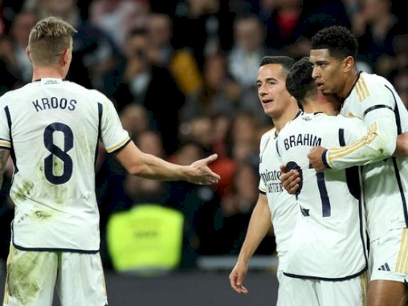 Pemain Real Madrid  merayakan gol ke gawang Villarreal. (int) 