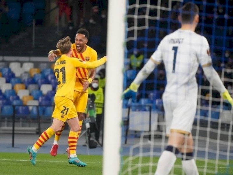 Barcelona mengahkan Napoli 4-2 dalam laga dini hari tadi. (int)