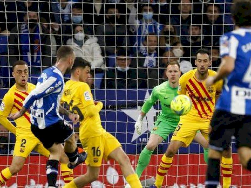 Barcelona vs Espanyol bermain imbang 2-2 dini hari tadi.