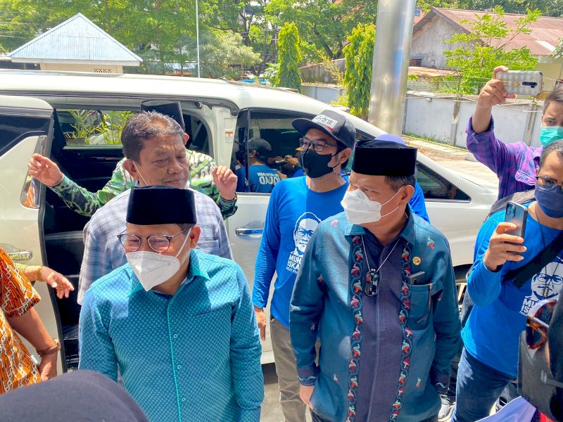 Ketua Umum PKB Muhaimin Iskandar bersama Rektor UNM Prof Husain Syam (PHS). (Ist)