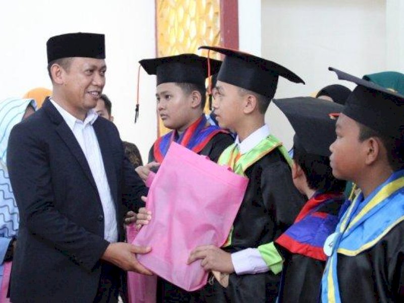Hadiri Wisuda Santri, Bupati Takalar Ajak Orang Tua Ciptakan Generasi Qurani