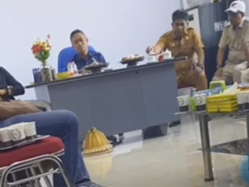 Potongan video Pj Bupati Bone Andi Islamuddin mengumpulkan kades. 