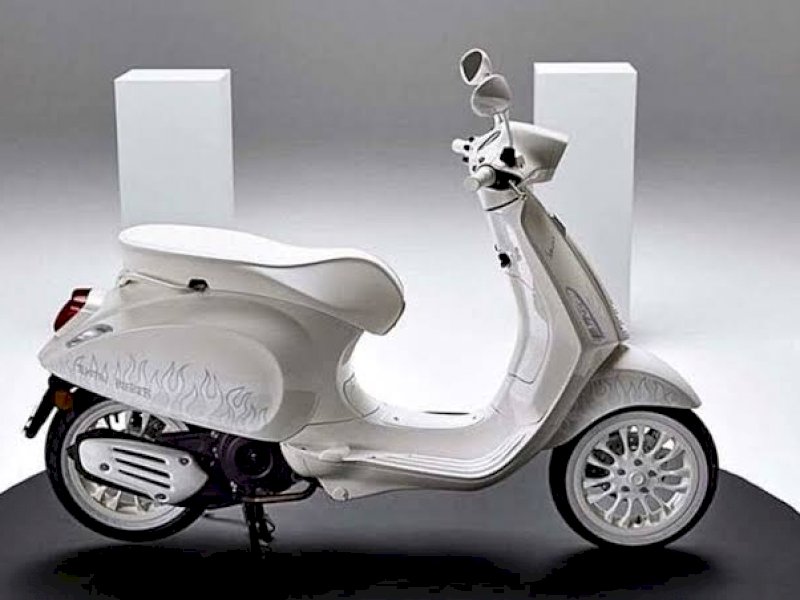 Vespa X Justin Bieber edisi terbatas. (Int)