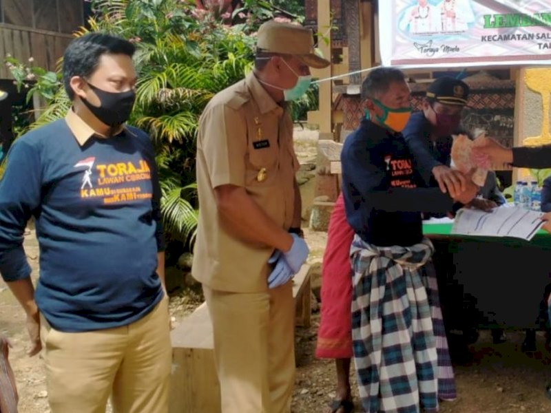 Penyaluran BLT di Lembang Ullin, Kecamatan Rembon dan Lembang Salutandung, Kecamatan Saluputti, Senin (18/5/2020).
