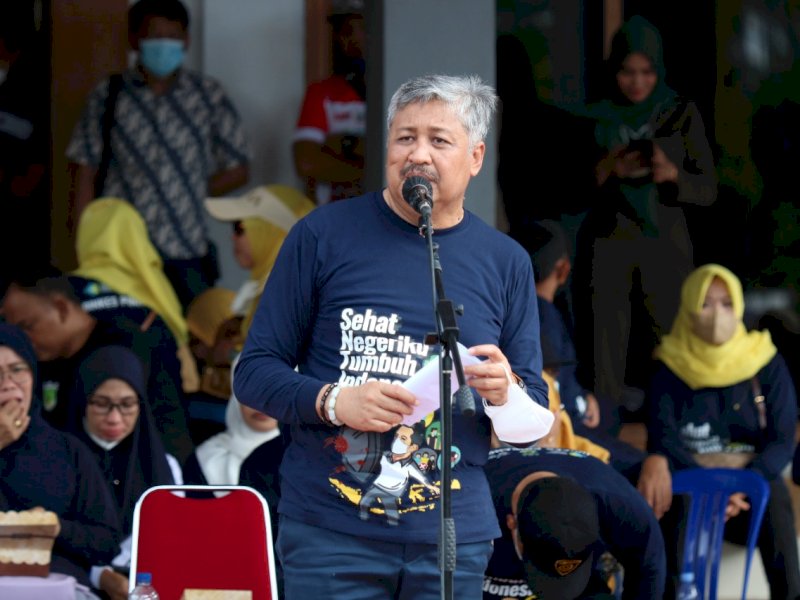 Bupati Pinrang, Irwan Hamid puji militansi Nakes. (Foto: Ist)