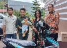 VDB Beri Bantuan Motor untuk Pendeta Siska: Berkah Kebaikan Hati Melayani di Pelosok