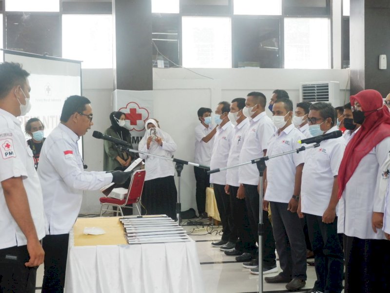 Pelantikan ratusan pengurus PMI Takalar. (Foto: Ist)