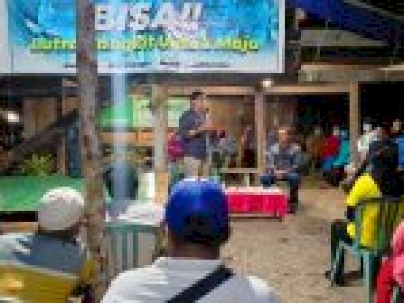 Calon Wakil Bupati Lutra Suaib Mansur saat silaturahmi ke warga Mital. 