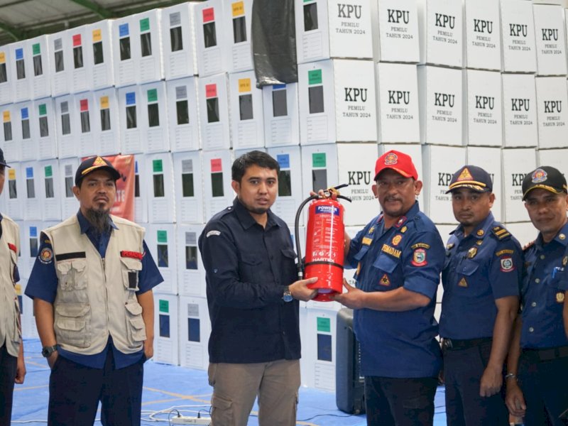 Tim Inspektur Dinas Pemadam Kebakaran dan Penyelamatan Kota Makassar saat melakukan peninjauan/Ist