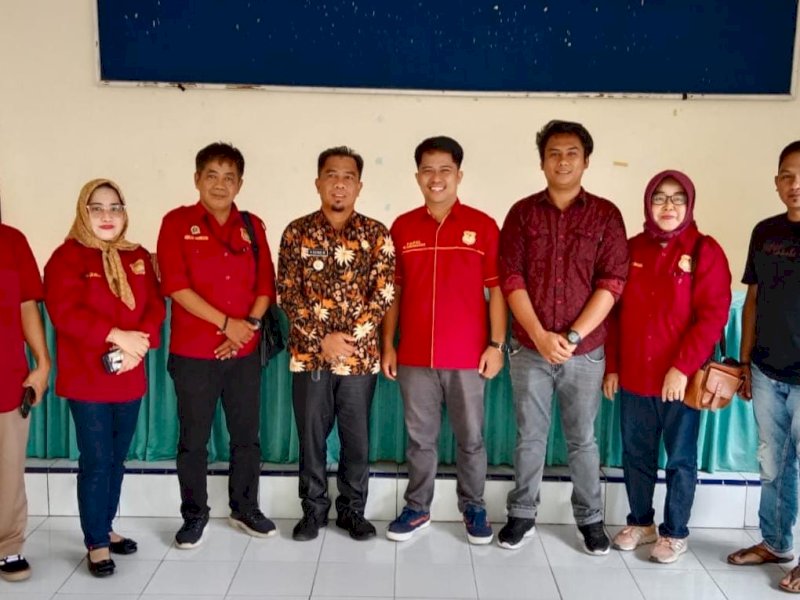 Panitia Studi Lapang Kampus UNSA Makassar diterima langsung Camat Eremerasa Kabupaten Bantaeng saat meninjau lokasi studi lapang/Ist