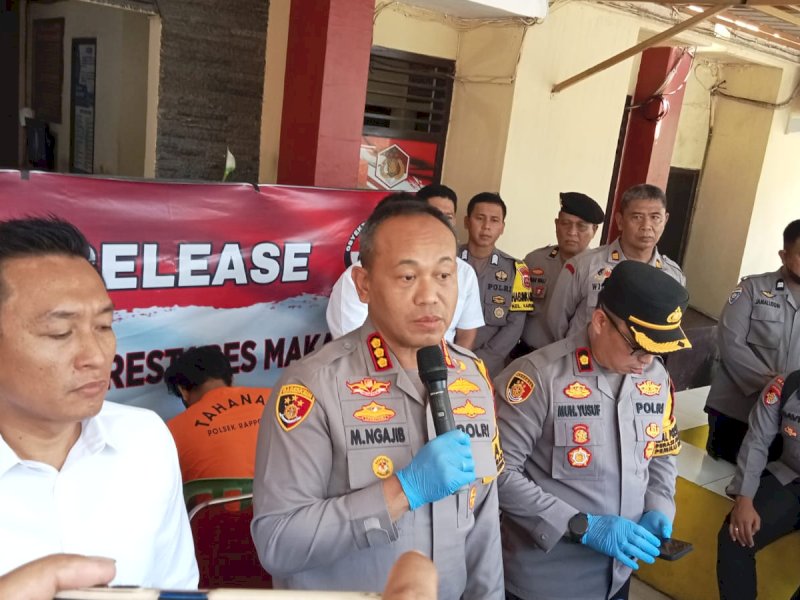 Kapolrestabes Makassar Kombes Pol Mokhamad Ngajib  saat ekspose di Mapolsek Rappocini, Senin (22/1/2024) siang (PEDOMAN MEDIA/ Aldi)