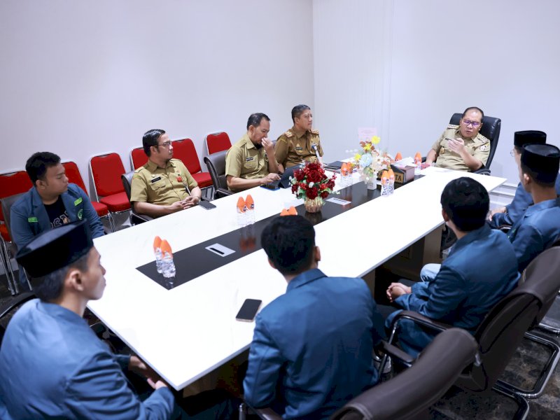 Wali Kota Danny Pomanto saat menerima audiensi PC IPNU Makassar di Kantor Balaikota, Selasa, (6/02/2024)/Ist
